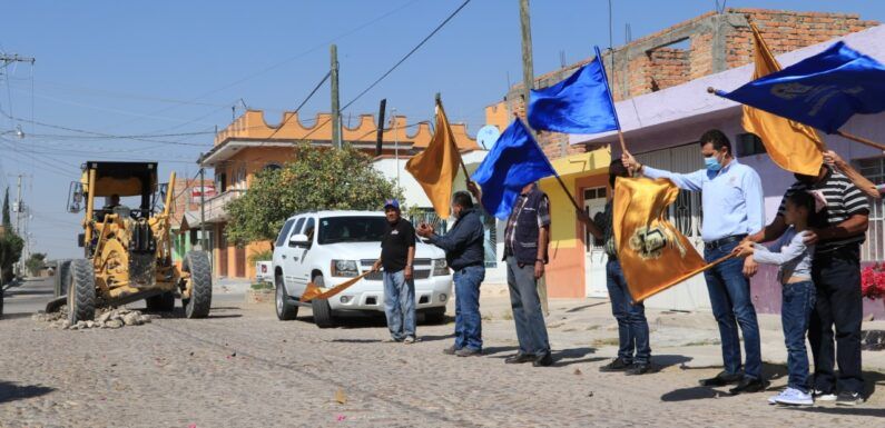 Inician rehabilitación de la calle Morelos en Estación San Juan