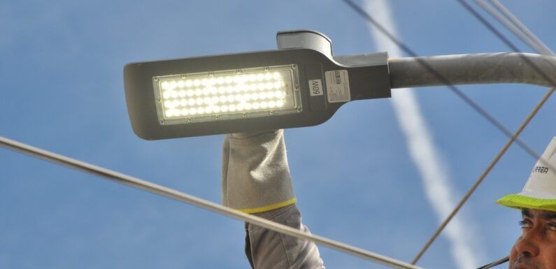 Renuevan alumbrado público con tecnología led en toda la ciudad