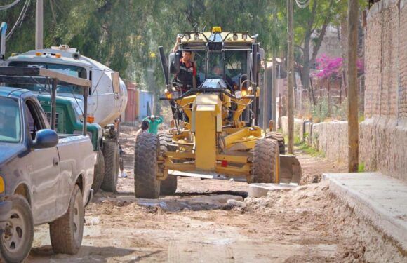 Arranca rehabilitación de vialidades en Moya y el Pirulito