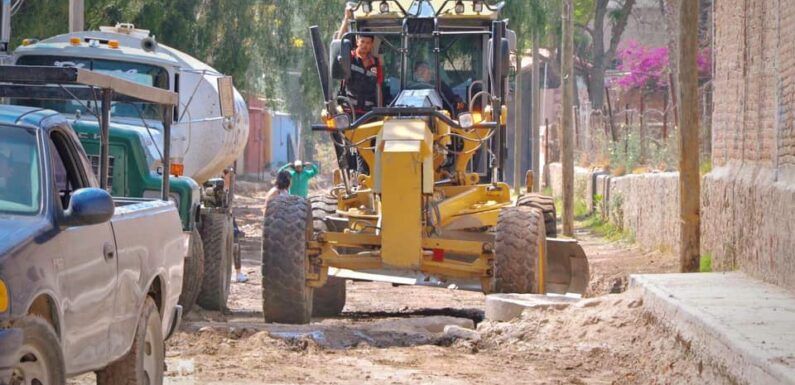 Arranca rehabilitación de vialidades en Moya y el Pirulito