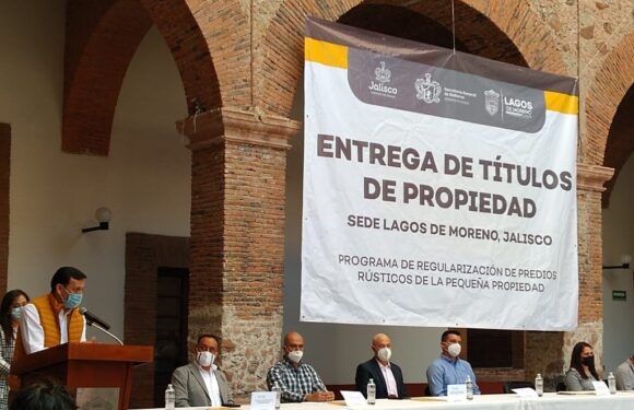 Entregan títulos de propiedad a dueños de 13 predios rústicos