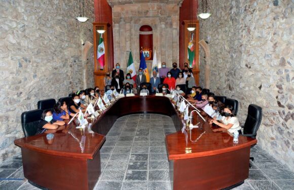 Realizan sesión de ayuntamiento infantil con ganadres del concurso Alcalde por un Día