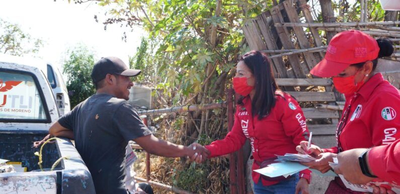 Recorre Clara Martínez mejor Santa Elena y Nueva Santa Elena