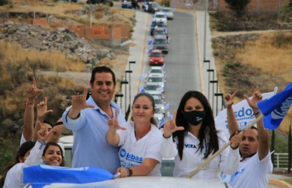 Continúa su recorrido por el Distrito 02 la candidata a la diputación federal Martha Romo