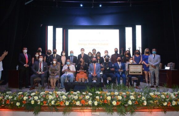 Entregan Premios «Mi Ciudad»