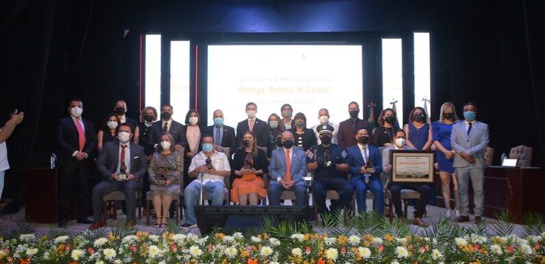 Entregan Premios «Mi Ciudad»