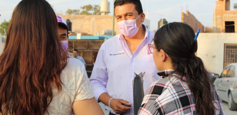 Acude Marco González a festejos con motivo del Día del Niño