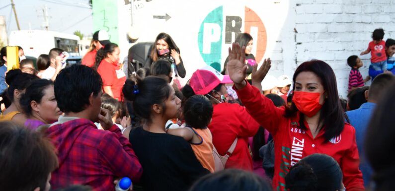 Promete Clara Martínez reactivación del centro comunitario de Cañada