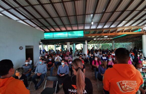 Gestionar la reconstrucción de escuelas en la región, el compromiso de Marcela Padilla