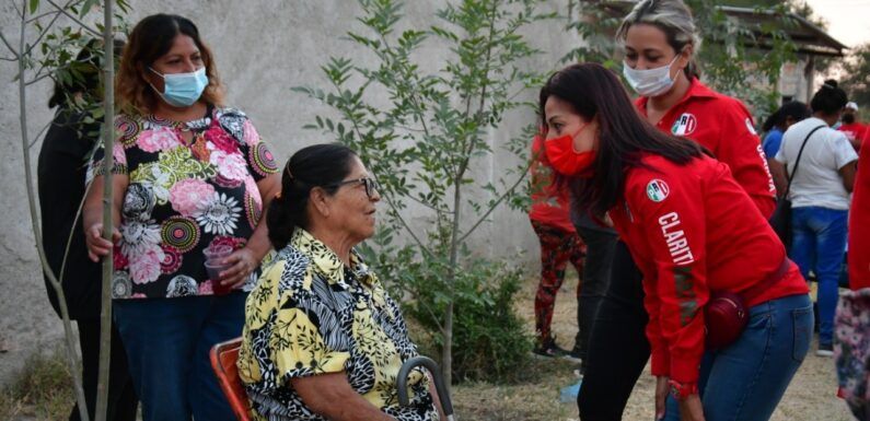 Se compromete Clara Martínez a trabajar por un mejor futuro para los niños laguenses