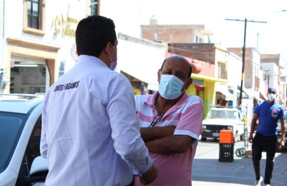Visita Marco González a comerciantes del centro de la ciudad
