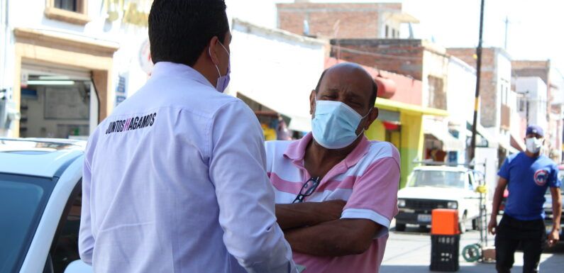 Visita Marco González a comerciantes del centro de la ciudad