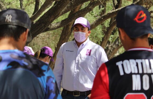 Se compromete Marco González a apoyar al deporte laguense