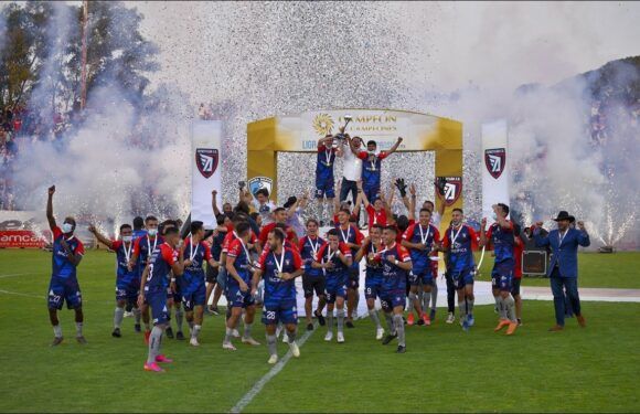 Reconoce Enrique Alfaro al Tepatitlán FC, Campeón de Campeones de la Liga Expansión MX
