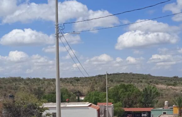 Concluyen trabajos de elecrificación y alumbrado en Salsipuedes y Ciénega de Mata