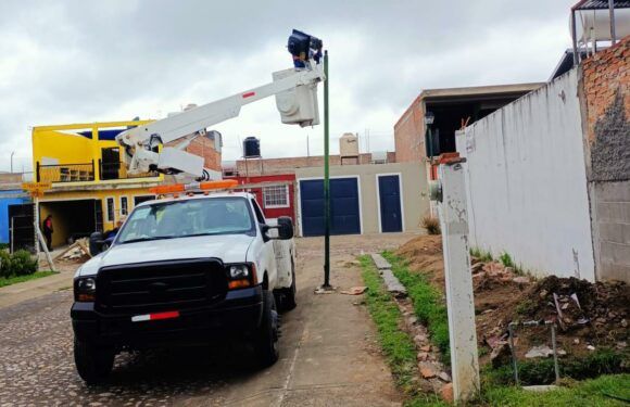 Mejoran alumbrado público en colonia la Perla