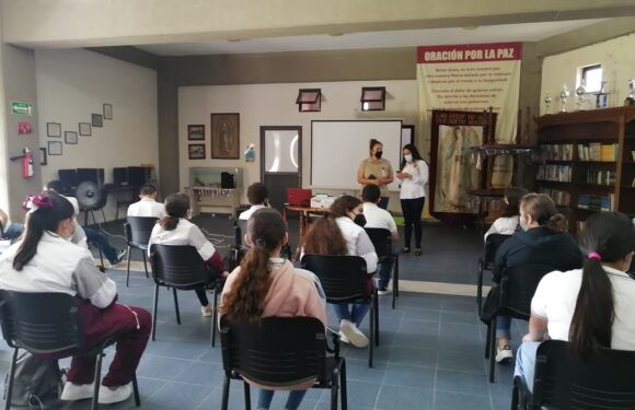 Prevención del delito mantiene pláticas preventivas con estudiantes laguenses