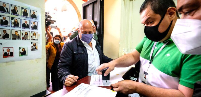 Enrique Alfaro entrega iniciativa al Congreso de Jalisco para poner fin a las pensiones doradas
