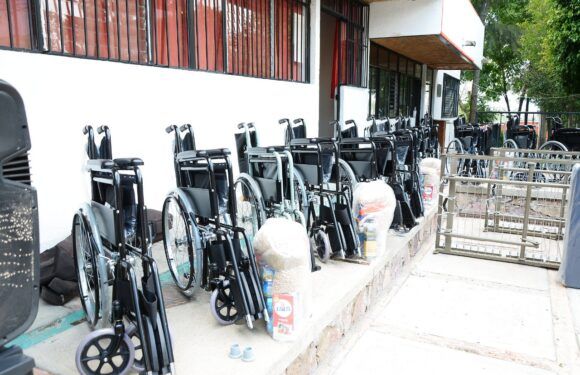 DIF Municipal entrega apoyos asistenciales