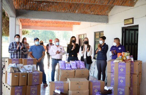 Entrega autoridades municipales apoyos del programa Jalisco te Reconoce