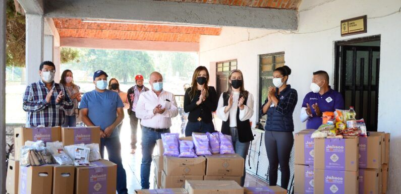 Entrega autoridades municipales apoyos del programa Jalisco te Reconoce