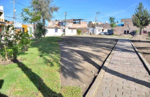 Avanza rehabilitación de espacio público de la Adelita