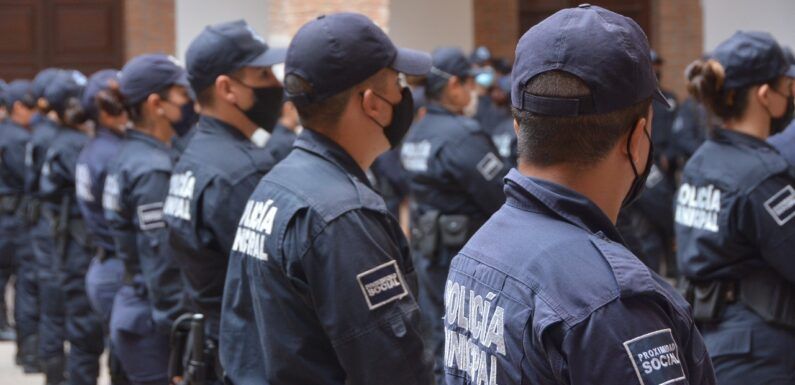 Capacitan a elementos policiacos y personal administrativo de la Comisaría de seguridad