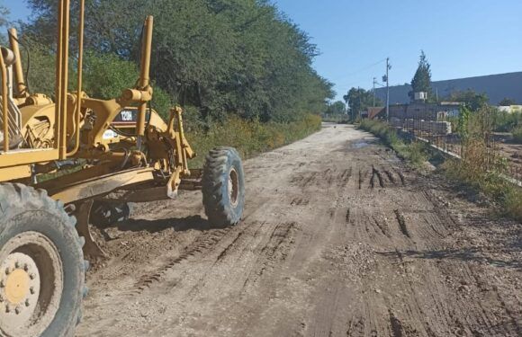 Rehabilitan caminos de la comunidad de San Isidro