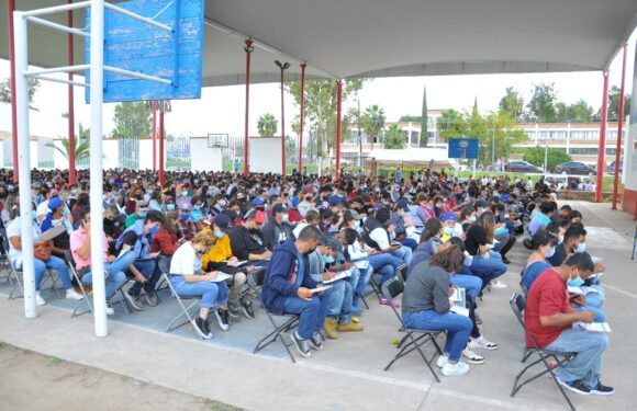 Apoya Gobierno Municipal en la campaña de vacunación para jóvenes laguenses