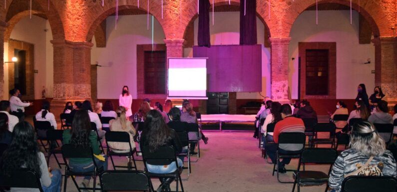 Conmemora CeMujer con conferencias Día Internacional de la Eliminación de la Violencia contra la Mujer