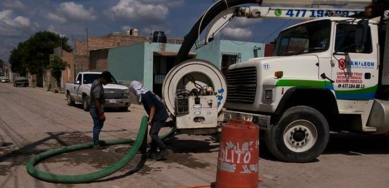 Realiza Agua Potable desazolve en más de 9 mil metros de redes de alcantarillado