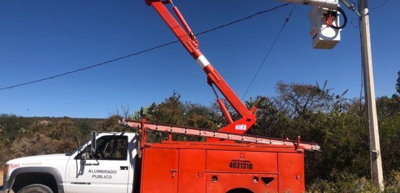 Alumbrado Público da mantenimiento a redes eléctricas en comunidades rurales