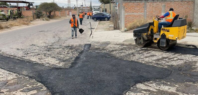 Dan mantenimiento a calles de la Delegación de Betulia
