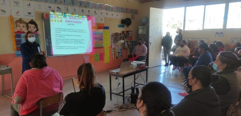 Ofrece CE-Mujer pláticas y conversatorios para mujeres del municipio