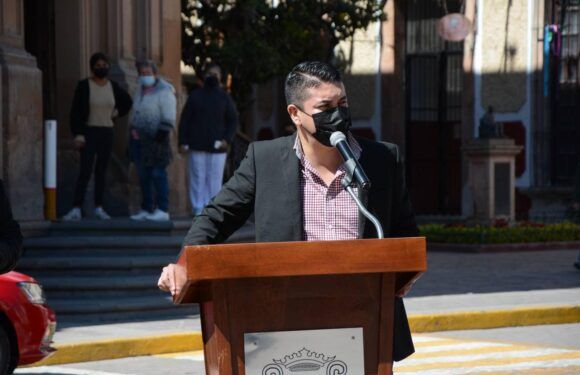 En gira de trabajo se reunirá Tecutli con paisanos en California