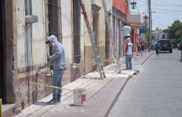 Arranca rehabilitación de fachadas en la calle Hernando de Martel