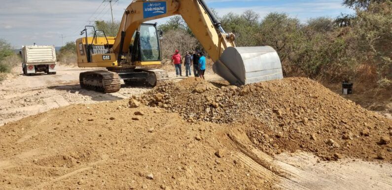 Rehabilita Gobierno Municipal los caminos a las comunidades del Primero de Mayo y la Delegación de Las Cruces
