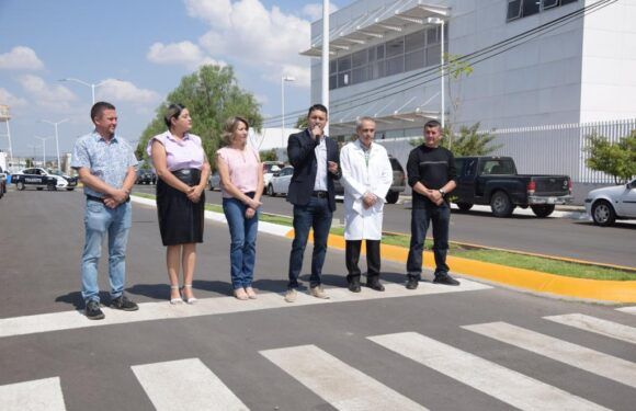 Entrega Tecutli Gómez la Av. Nuestra Señora de Guadalupe en la colonia Tepeyac totalmente rehabilitada