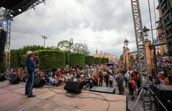 Se presenta con gran éxito José Julián en “Noches Musicales”