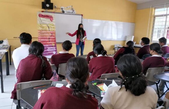 Imparte CeMujer plática contra las diferentes formas de violencia a estudiantes de la telesecundaria “20 de Noviembre”