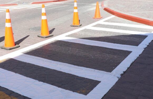 Gobierno Municipal realiza  balizamiento de cruces peatonales, escolares y cajones azules