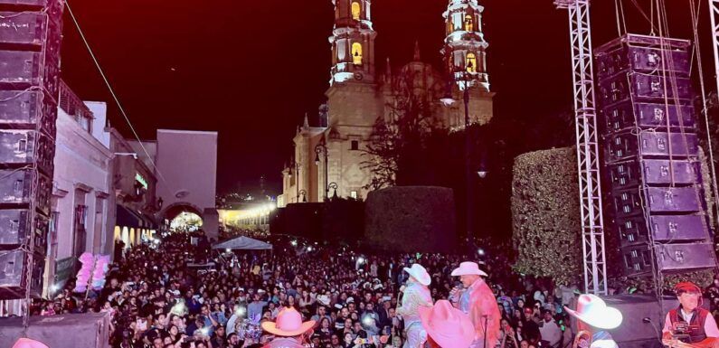 Con gran éxito se presentó Banda Maguey en Noches Musicales en el Centro Histórico