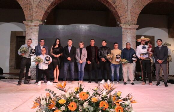 Entregan premiación a ganadores del Deportistas del Año 2022