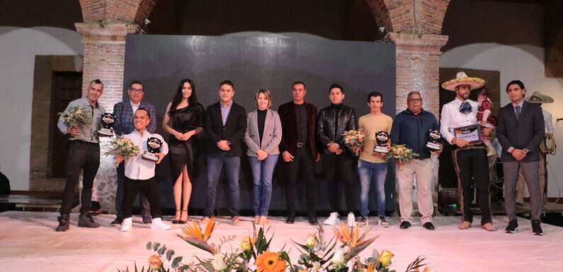 Entregan premiación a ganadores del Deportistas del Año 2022