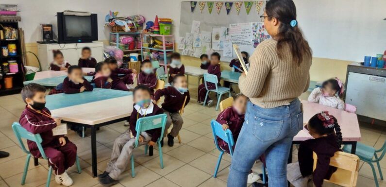 Imparten talleres sobre el correcto uso del agua y la separación de basura