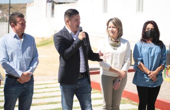 Entrega Tecutli Gómez nuevo espacio público rehabilitado en Los Chirlitos