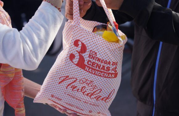 Gobierno Municipal beneficia con Cenas Navideñas a 3 mil familias laguenses