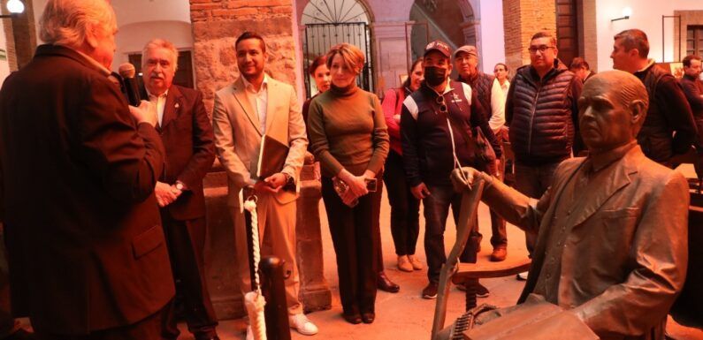 Inauguran exposición en honor al 150 aniversario del natalicio del Dr. Mariano Azuela