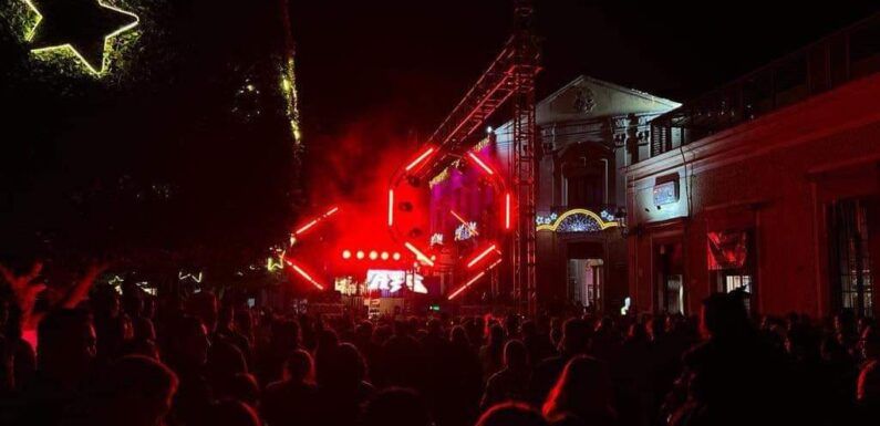 Sonido Rayo puso a bailar a cientos de laguenses y visitantes en el Centro Histórico