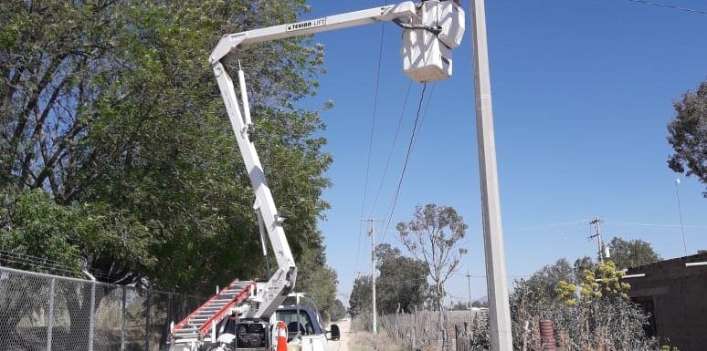 Renuevan luminarias  en las comunidades del Torreón y el Huiroche